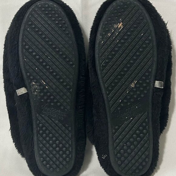 Secret Treasures- Women’s Black Fuzzy Slip-On Slippers - Picture 2 of 4